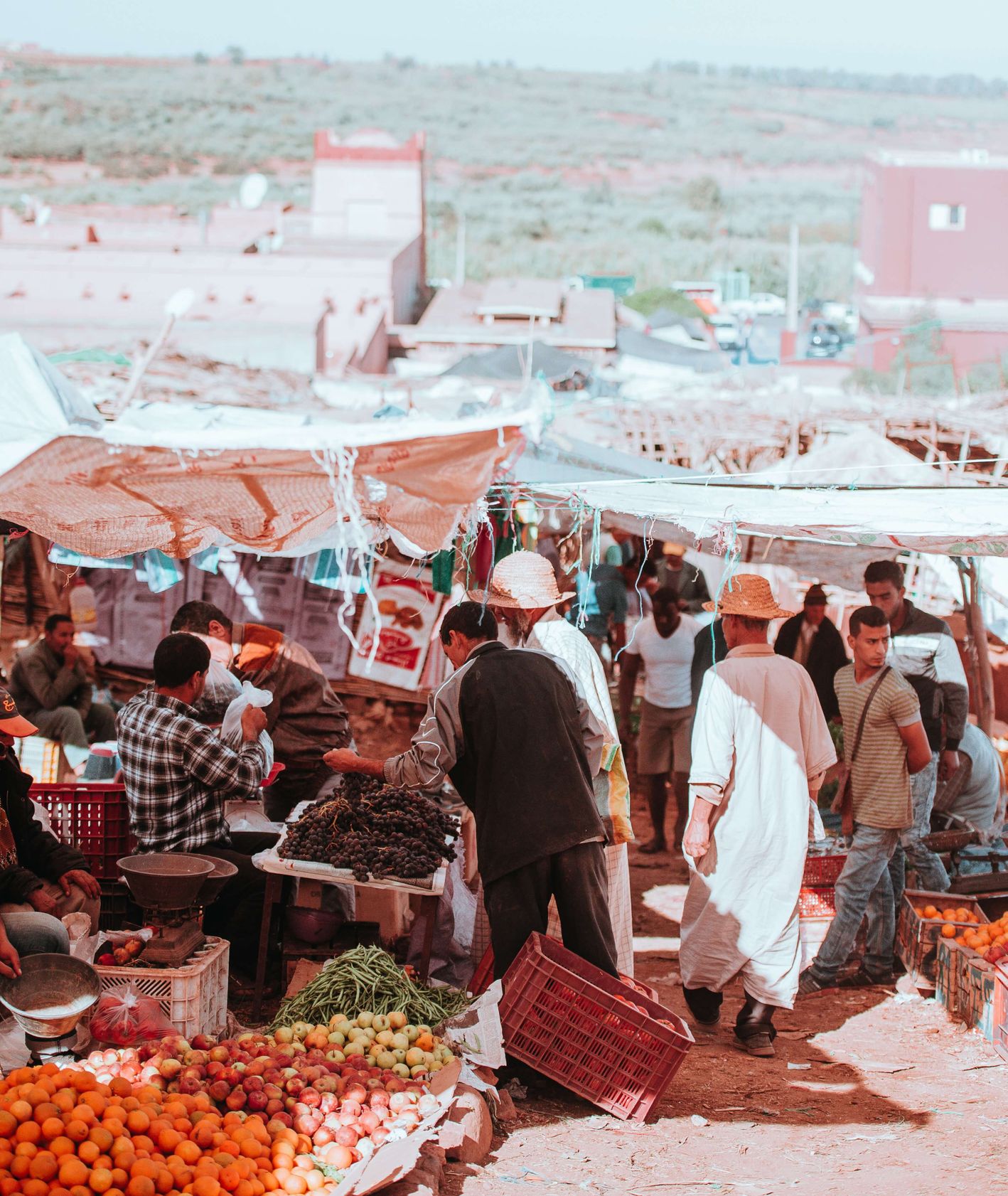 Stragany na bazarze (fot. Annie Spratt)