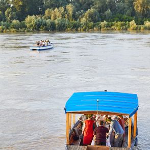 Przyjaciele KUKBUK-a wypływają na Wisłę (fot. Maciej Niemojewski)