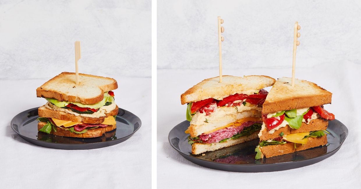 Club sandwich z salami, pastą chrzanową i grillowanymi warzywami (fot. Maciek Niemojewski)