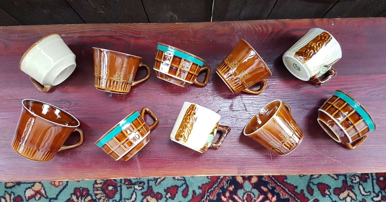 Porcelana z czasów PRL-u, znaleziona na śmietniku