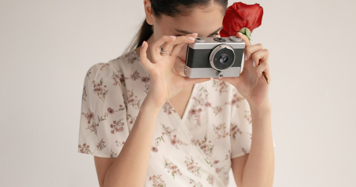 Second Hand (fot. Tamara Bellis / unsplash)