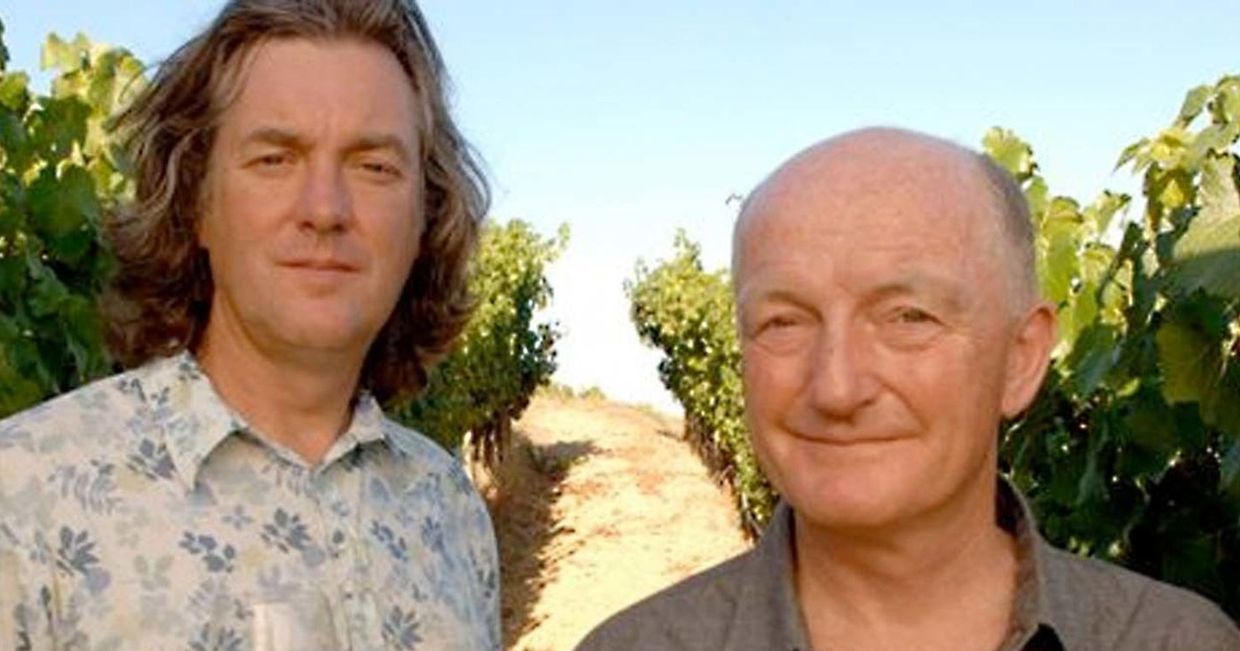 James May i Oz Clarke podczas podróży po winnicach – kadr z programu "Oz i James: Przygoda z winem"