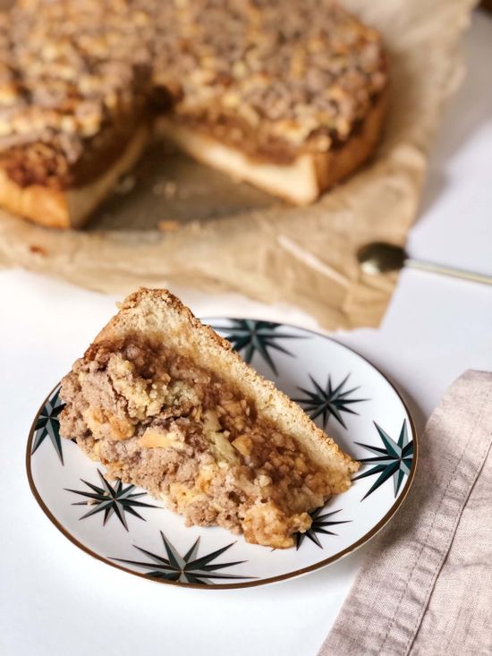 Przepis na klasyczną szarlotkę z cynamonową kruszoką, przepis Edyta Przekop