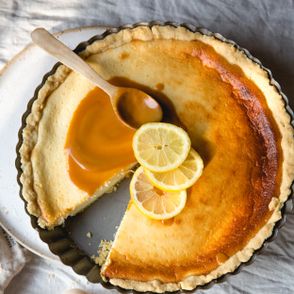 Tarta serowa z karmelem, tarta sernikowa, tarta z karmelem, słony karmel, kruche ciasto, ciasto cytrynowe