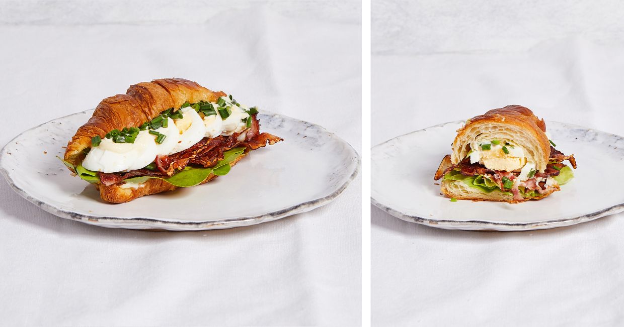 Croissant z bekonem i jajkiem na twardo (fot. Maciek Niemojewski)