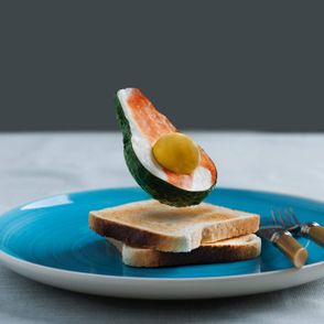 awokado i tosty / fot. Stoica Ionela Unsplash.com