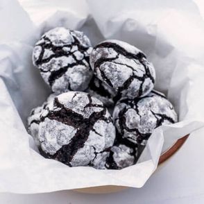 Przepis na amerykańskie ciasteczka czekoladowe, zwane crinkles