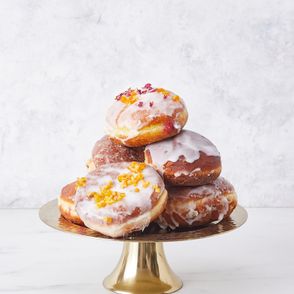 Patera z pączkami (fot. Maciek Niemojewski)