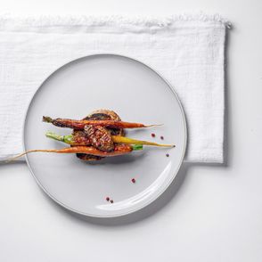 Wegański przepis na grzankę z grzybami. Kiszone grzyby - jak zrobić (fot. Rafał Meszka)