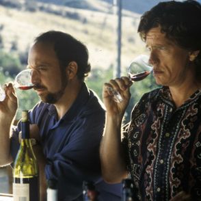 Miles i Jack podczas testują wino w Dolinie Napa – kadr z filmu "Bezdroża"