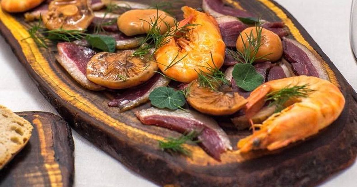 Gęś w dymie - gęsina podana z krewetkami