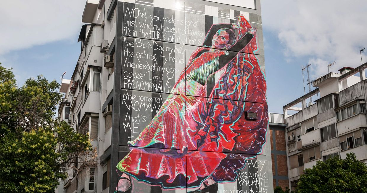 Mural o motywie flamenco na budynku w Sewilli (fot. Julia Zabrodzka)