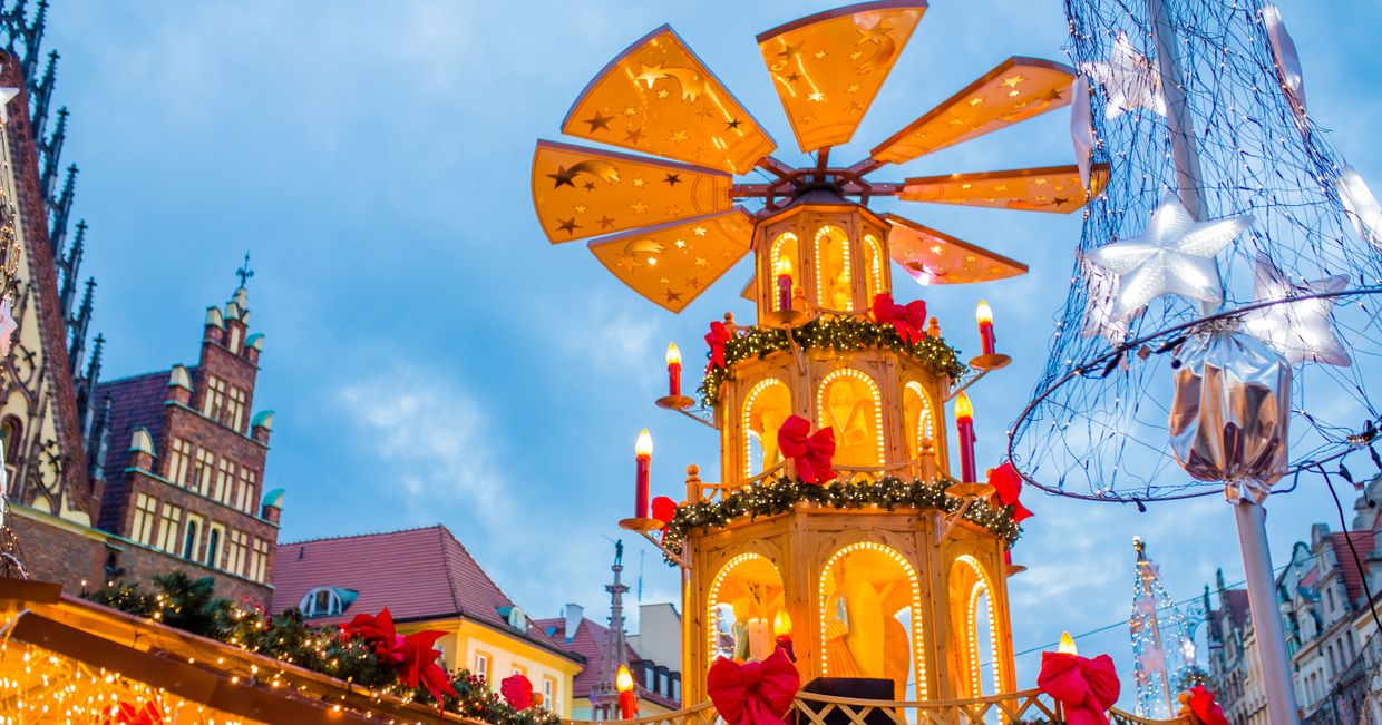 Słynny wiatrak na jarmarku świątecznym we Wrocławiu (fot. Pianoforte Agencja Artystyczna)