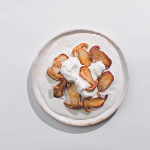 Przepis na borowiki z bitą śmietaną (fot. dinnershow.studio)