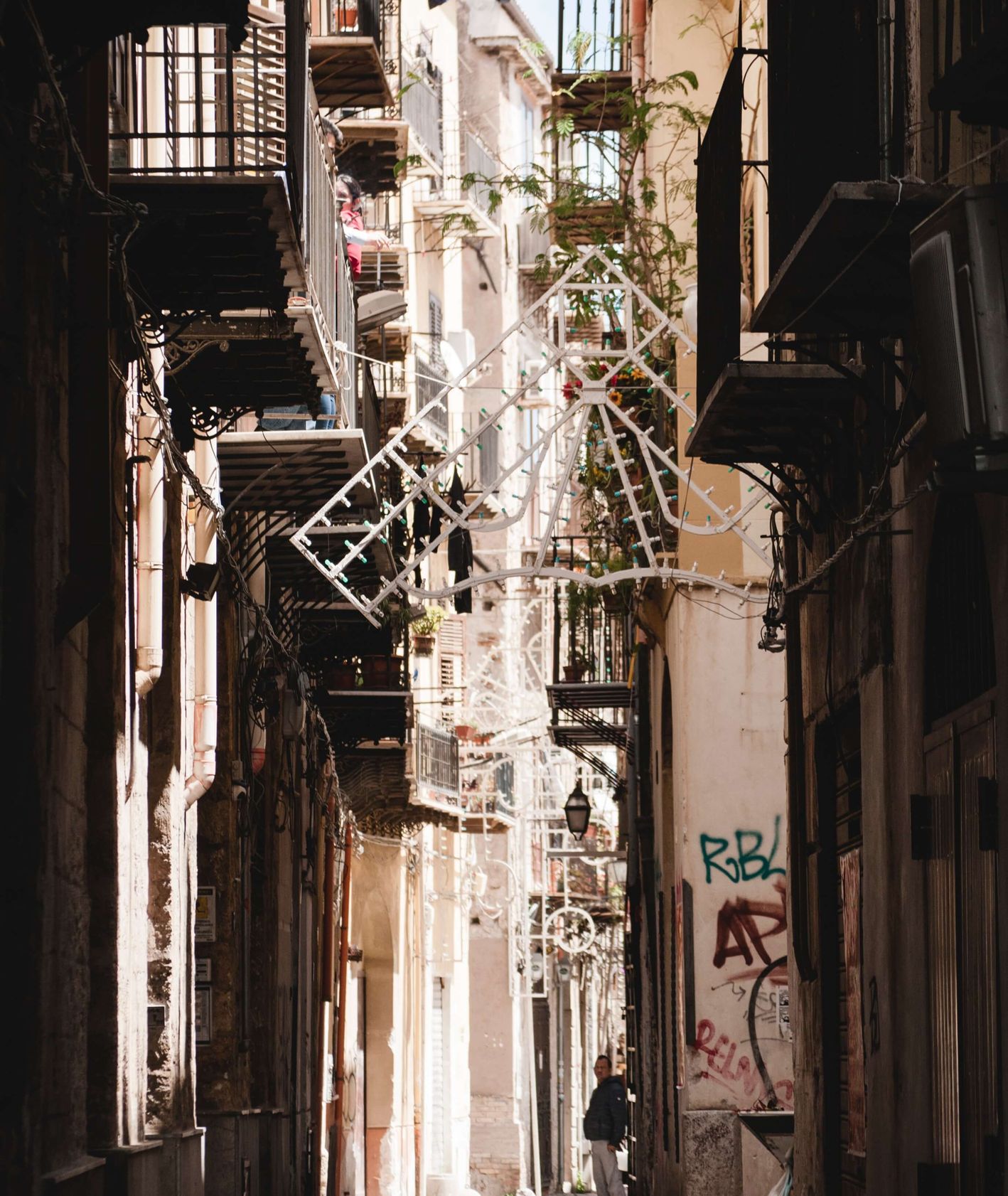 Zdjęcie uliczki Palermo (fot. Yuliyan Kosolapova)