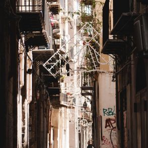 Zdjęcie uliczki Palermo (fot. Yuliyan Kosolapova)