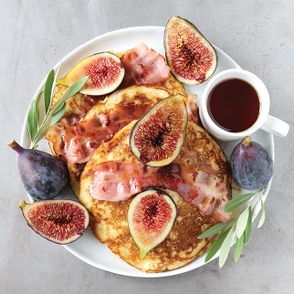 szybkie placki owsiane z figami i bekonem