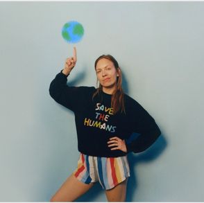 Areta Szpura – aktywistka i autorka "Instrukcji obsługi przyszłości"