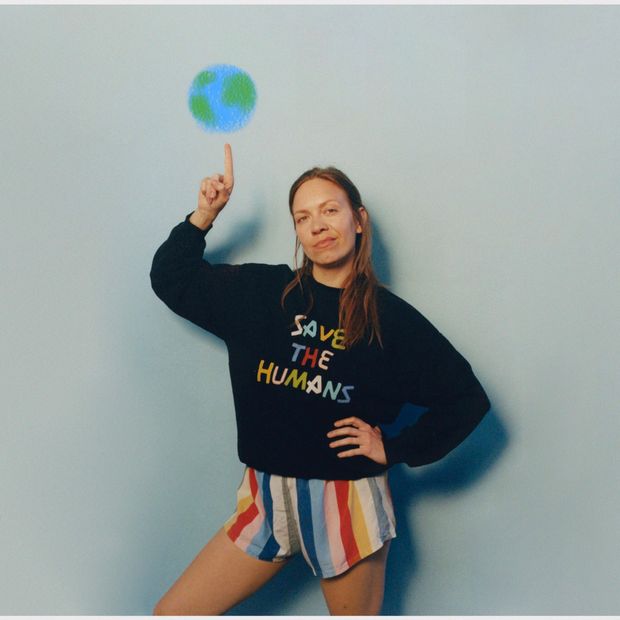 Areta Szpura – aktywistka i autorka "Instrukcji obsługi przyszłości"