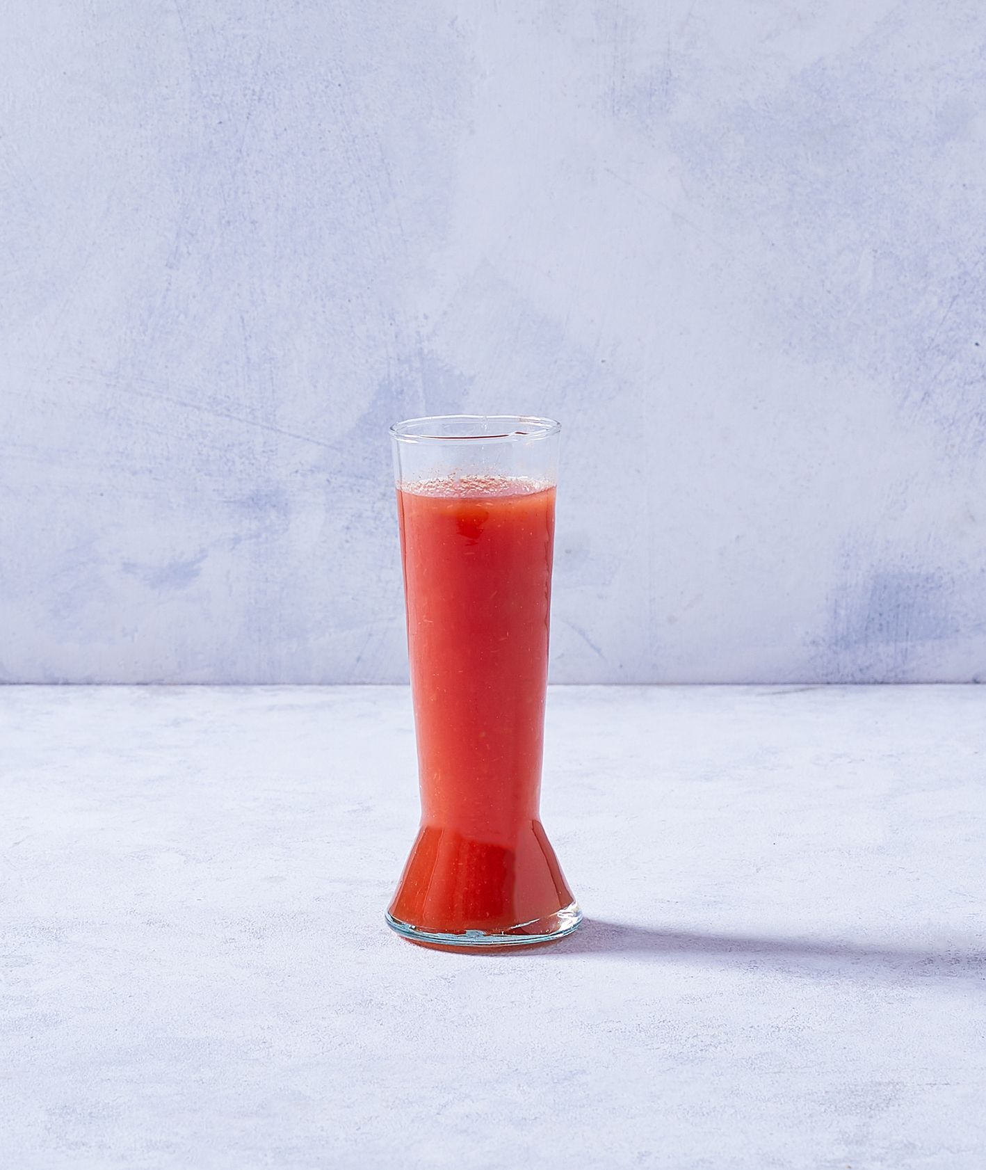 Domowy sok z pomidorów malinowych z dodatkiem pieprzu cayenne (fot. Marcin Lewandowski)