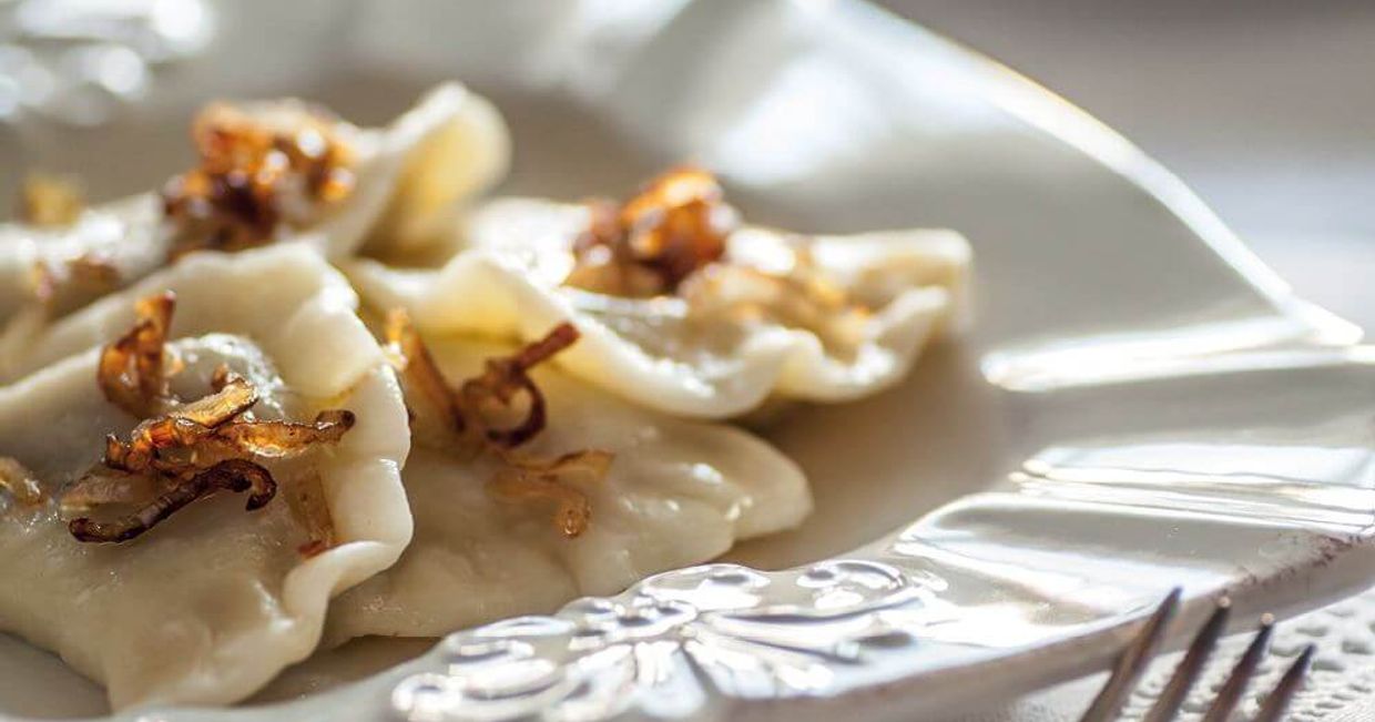 Pierogi ze smażoną cebulką