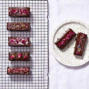 Słodycze bez białego cukru. Brownie z musem czekoladowym (fot. Maciek Niemojewski)