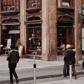 Ulica w Madrycie (fot. Alvaro Bernal / unsplash.com)