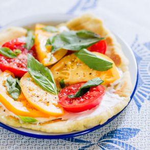 Flatbread z labnehem (fot.Michał Lichtański / Mili.studio)