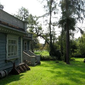 Fasada starego domu (fot. BernieCB / flickr )