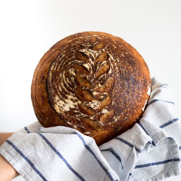Bochenek domowego chleba - przepis (fot. Jessica Nadziejko)