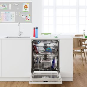 Wiosenne porządki w domu: zmywarka (fot. materiały prasowe)