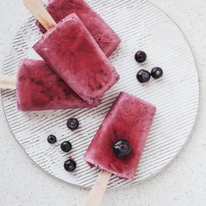 Szybkie, domowe lody jagodowo-cytrynowe – przepis (fot. Sylwia Kaleta)