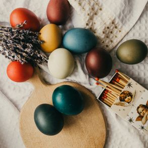 Wielkanocne dekoracje – pisanki (fot. Ira Pavlyukovich/Unsplash)