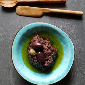 Tapenada z czarnych oliwek, tapenada, włoska tapenada, pasta z oliwek