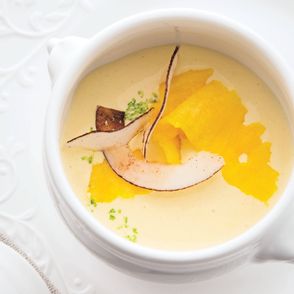 szybka zupa na upalne dni - chłodnik z mango i kokosem