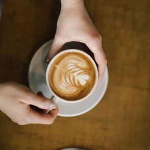 Kawa to podstawa – jak zrobić idealną kawę w domu? (fot. David Lundgren / unsplash.com)