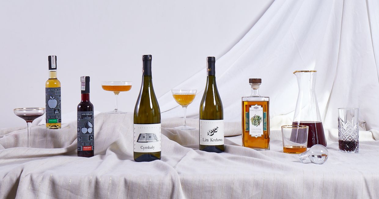 Wygrani w kategorii Z procentami w konkursie KUKBUK Poleca, od lewej Miód Podlaski, Winnica Sztukówka, Cieleśnica S.A.