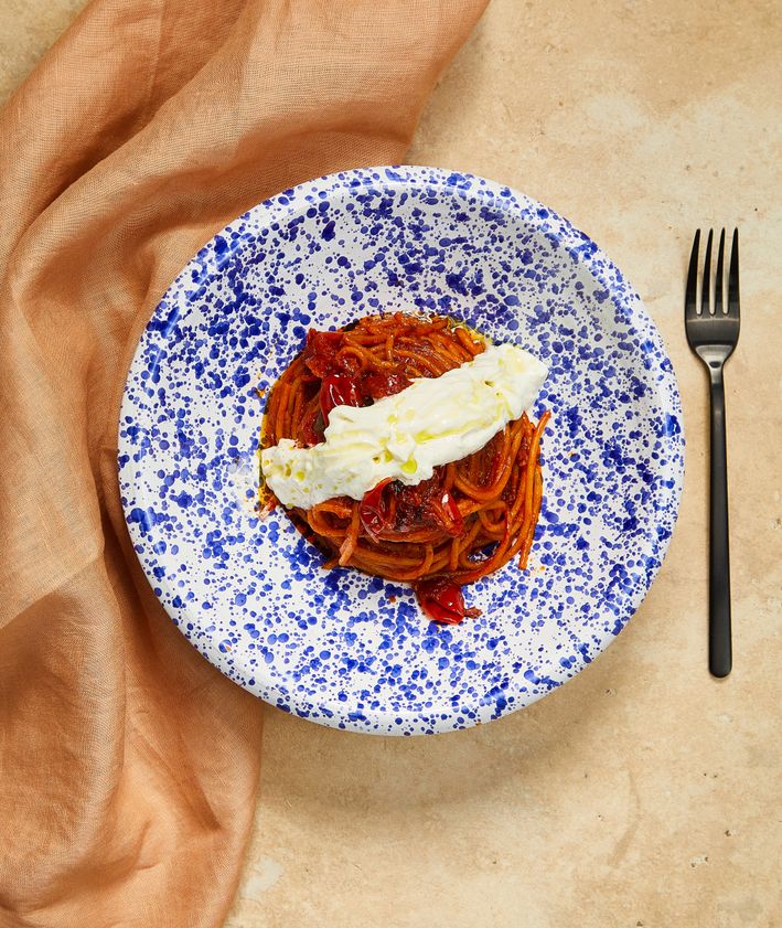 Spaghetti all’assassina z serem stracciatella