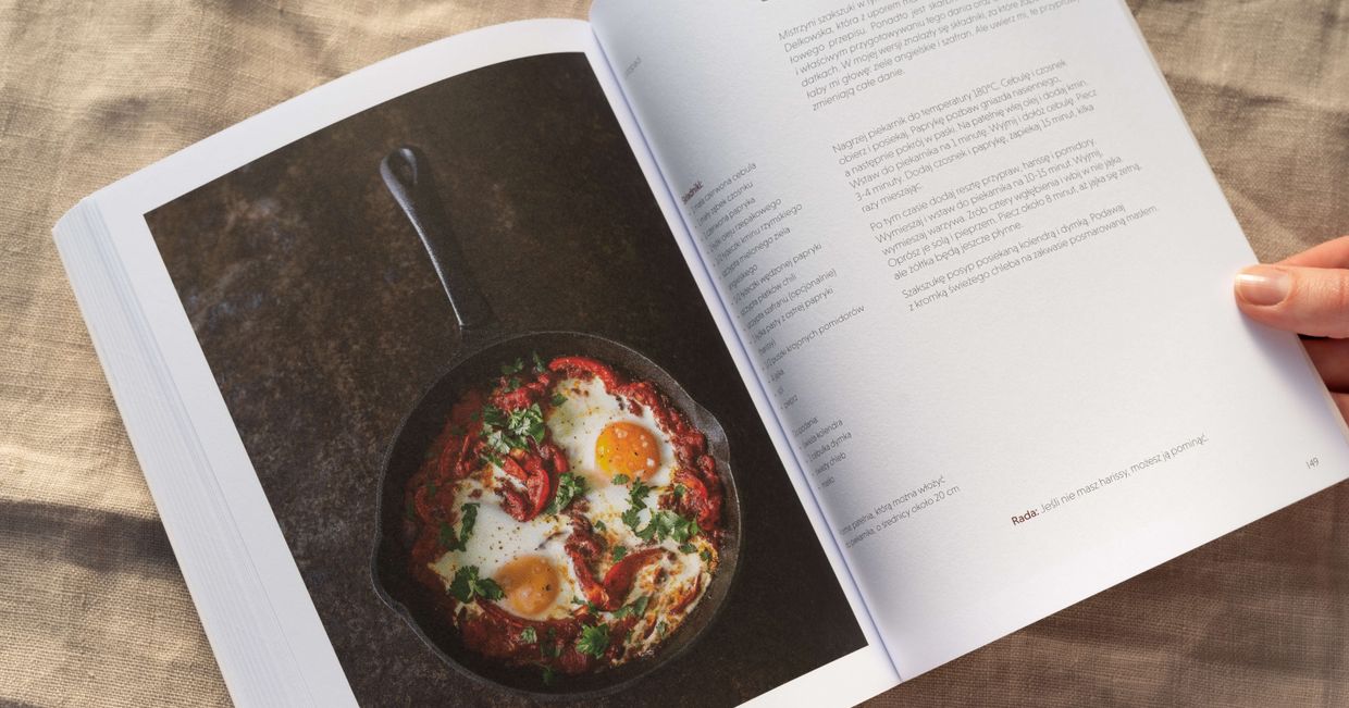 Rozkładówka książki „Forma obfitości. Idealnie, zdrowo, sezonowo” (fot. Martyna Cybuch)