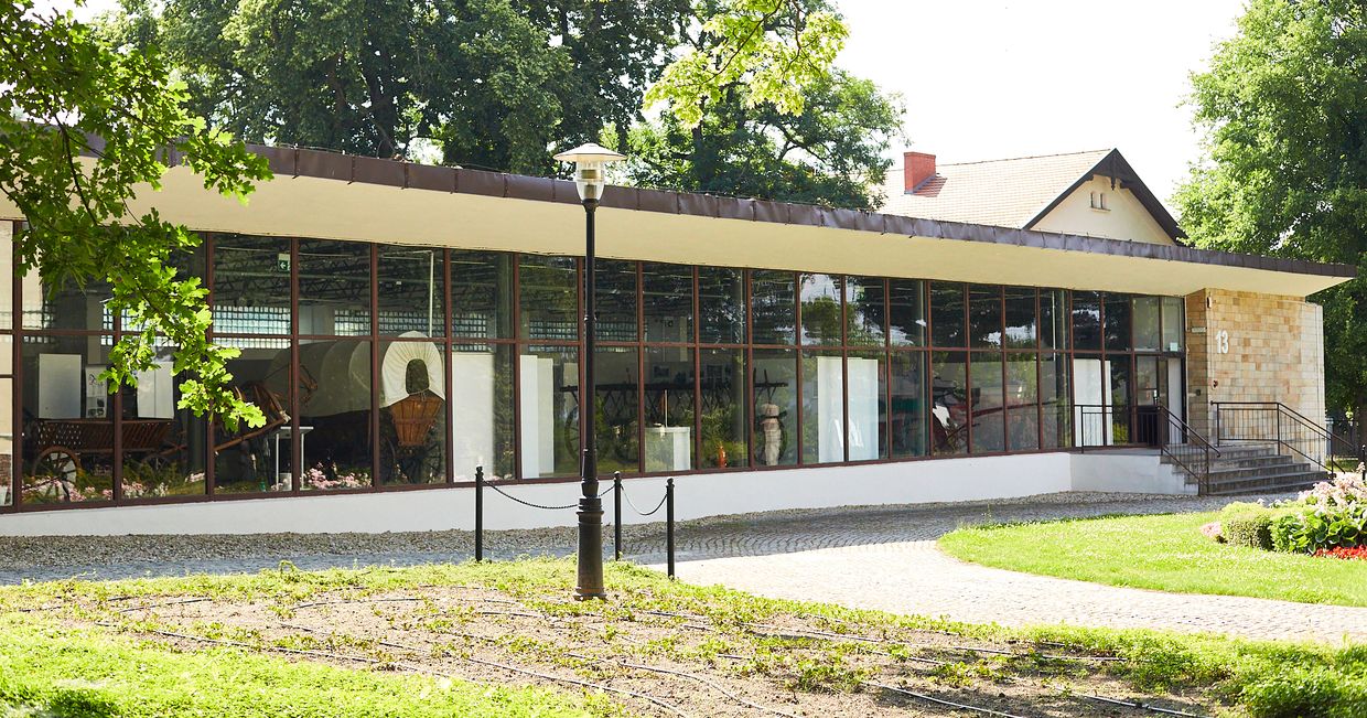 Budynek Muzeum Narodowego Rolnictwa i Przemysłu Rolno-Spożywczego w Szreniawie – idealne miejsce do wypoczynku pod Poznaniem (fot. Maciej Niemojewski)