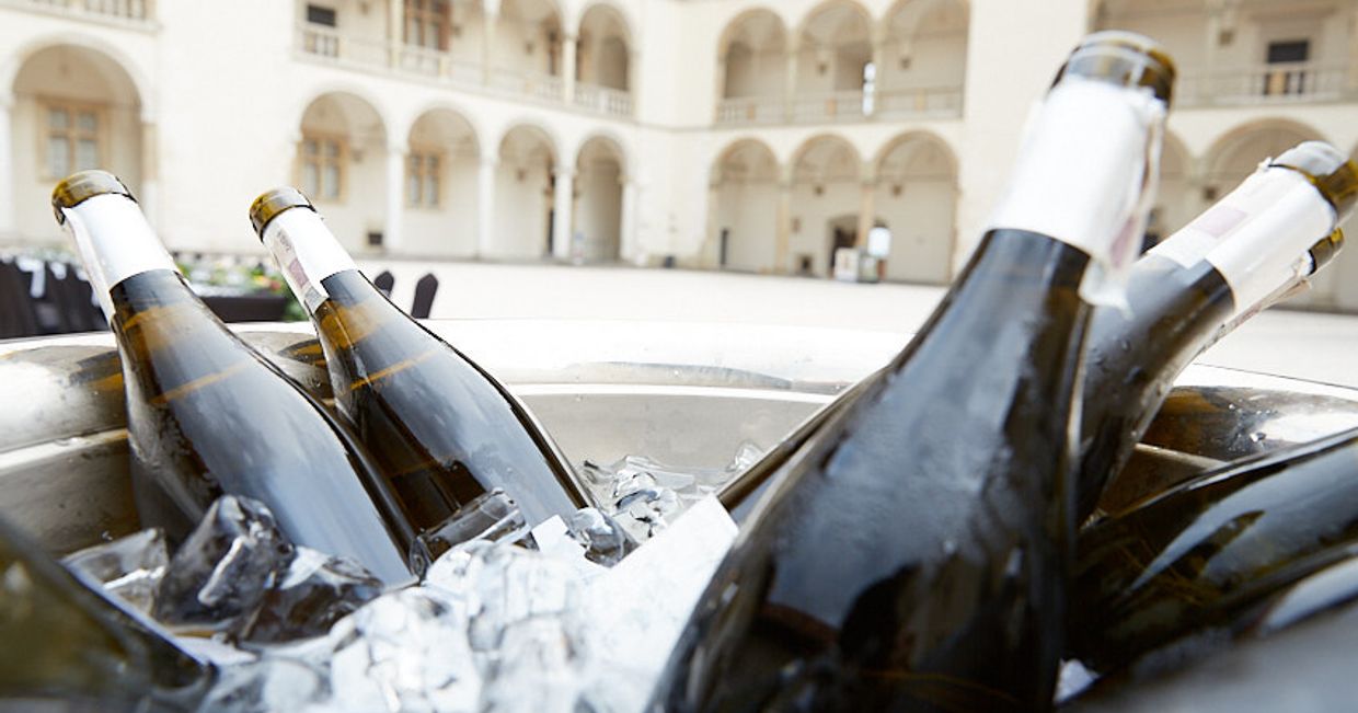 Likierowe wino Weingut Berger Leginthov – chłodzenie win podczas przyjęcia "Uczta". Zamek Królewski na Wawelu