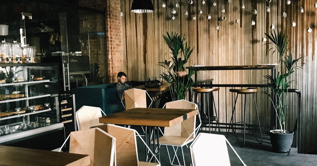 Wnętrze restauracji (fot. Marta Dzedyshko / pexels.com)