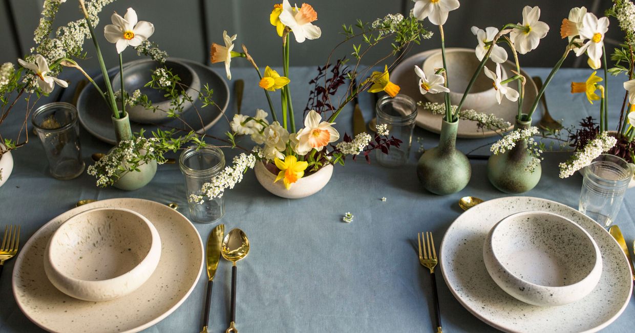 dekoracja stołu, wiosenne inspiracje, kwiaty i miut