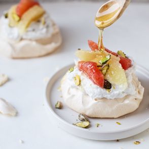 Beza z kremem i cytrusami - Przepis (fot. Ula Demczuk)