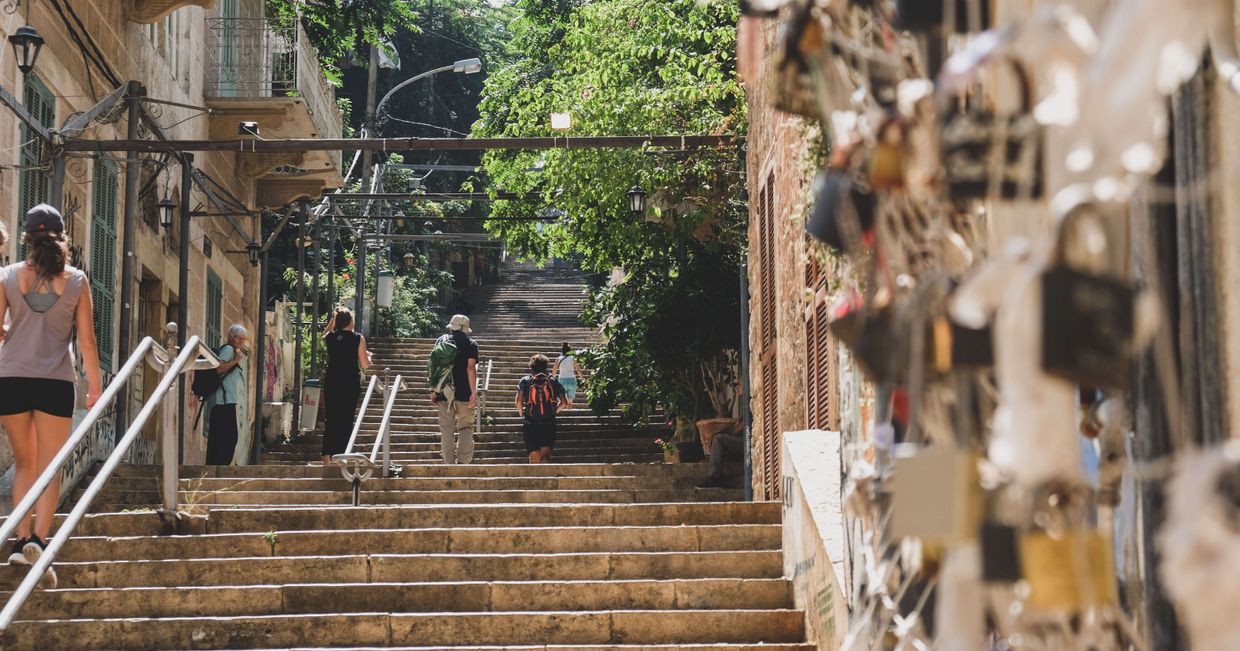 Malownicze zakątki restaurcyjnej dzielnicy Gemmayzeh