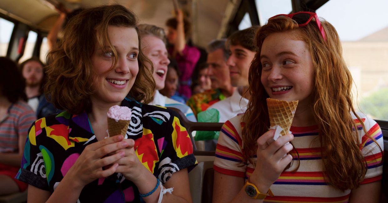 Kadr z trzeciego sezonu serialu Stranger Things – wycieczka