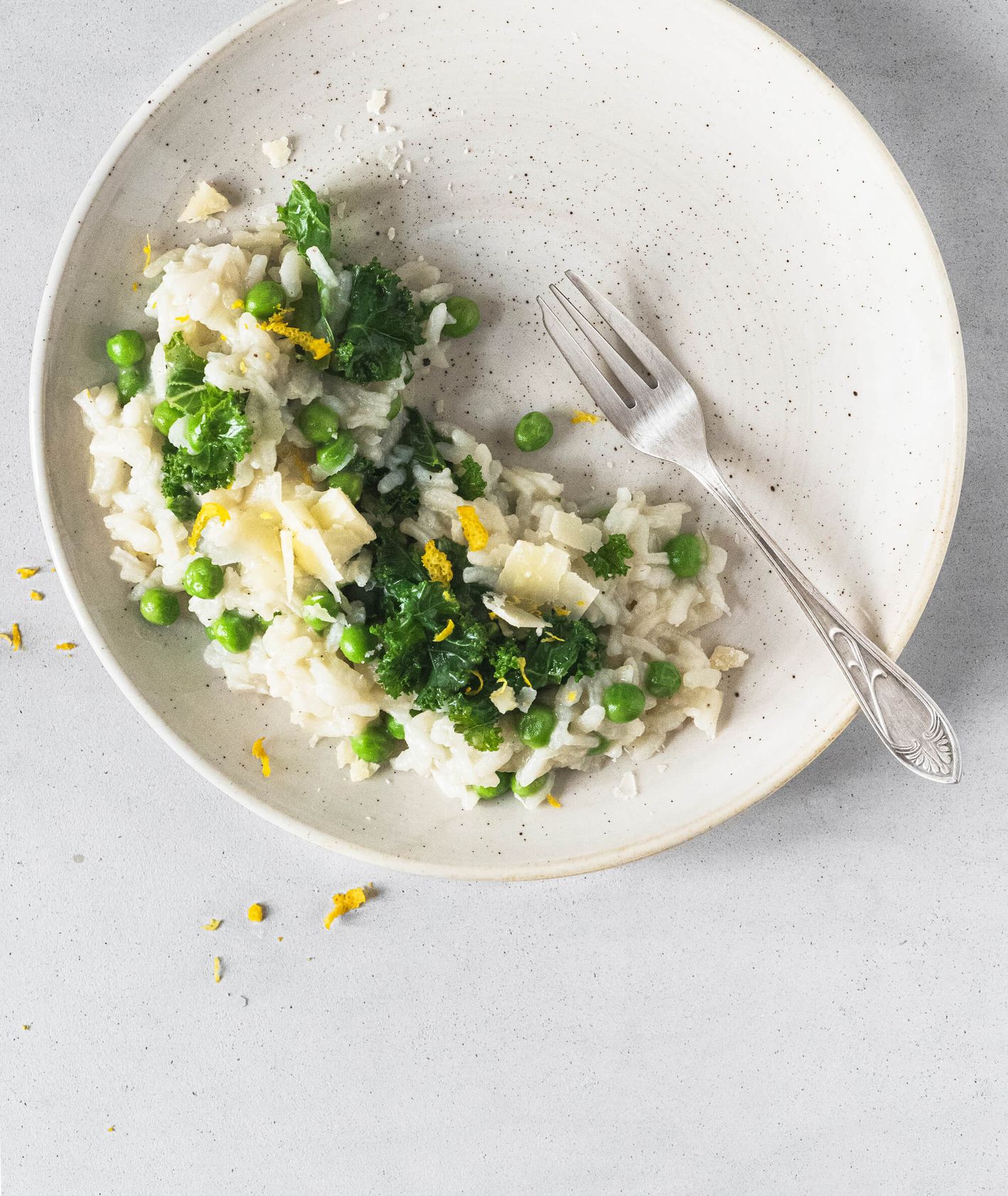 Lekki i sycący obiad - Cytrynowe risotto z jarmużem (fot. Angela Matlak)