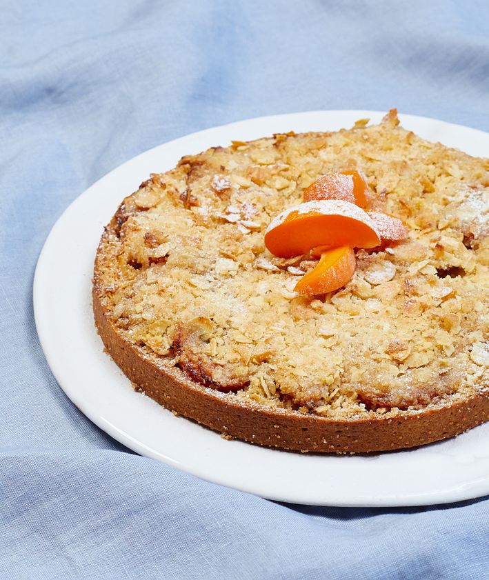 Tarta z morelami pod kruszonką migdałową
