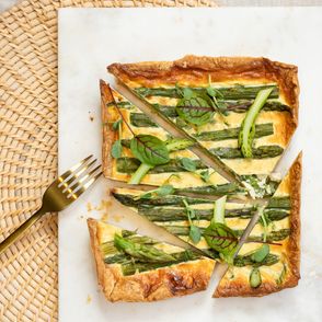 Przepisy na zielone tarty – tarta ze szparagami (fot. Paulina Czyżewska)