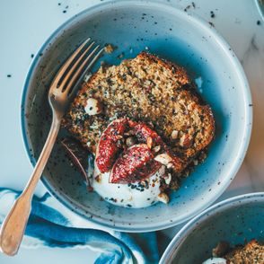 Jak zrobić ciasto z tahini, sezamem i pomarańczą. Prosty przepis